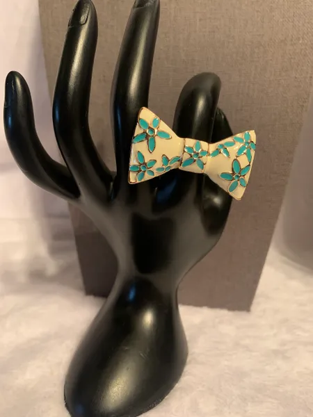 Bow Ring