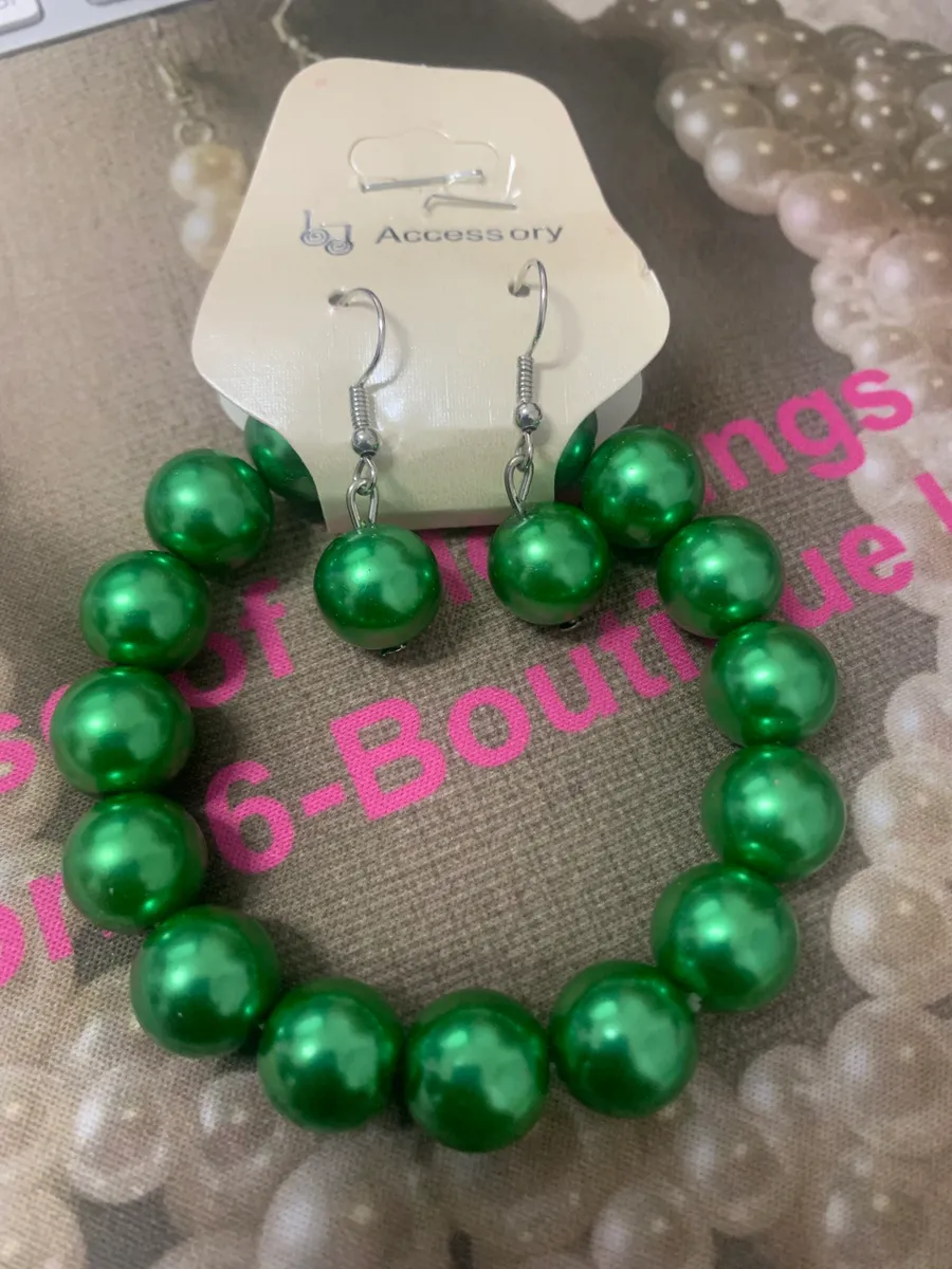 Pearls On The Go Earrings