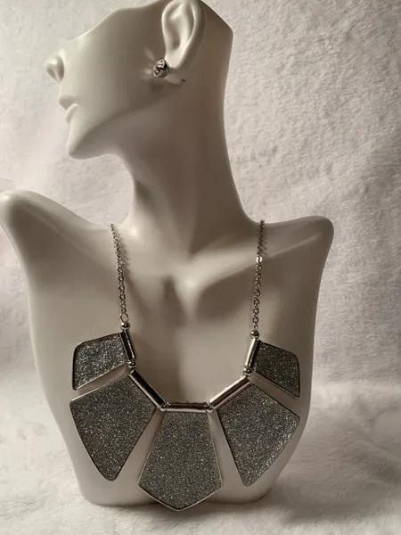 Metal Glitter Necklace