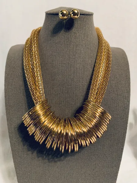 Hollow Chain & Rigid Teardrops Necklace