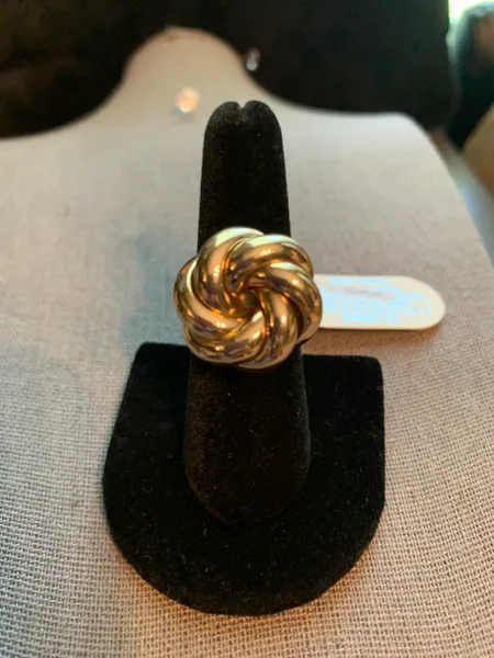 Gold Metal Flower Stretch Ring