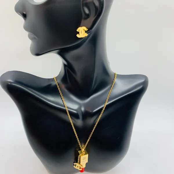 Silver Lipstick 💄 Chanel Necklace Set