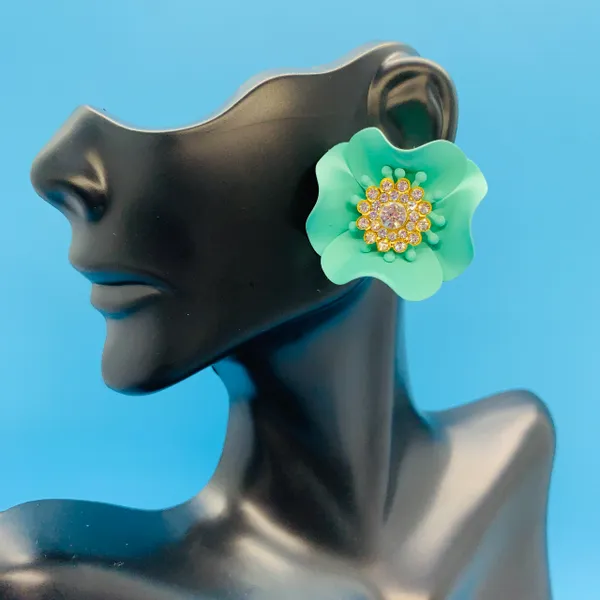 Flower 🌺 Diamond Bling Earrings