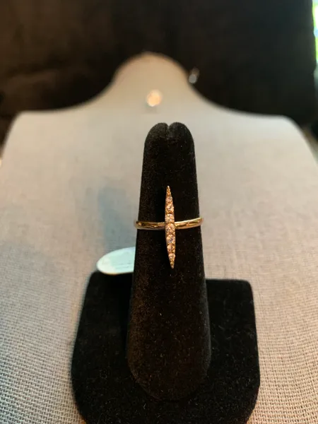 Finger Tip Gold Bar with Diamond Ring