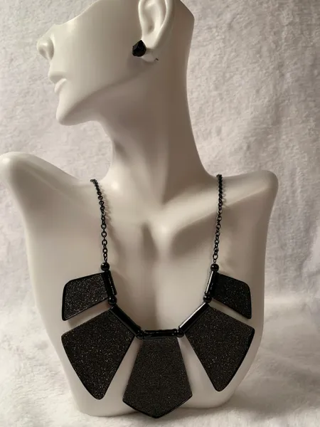 Metal Glitter Necklace
