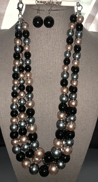 Three Layer Pearl Necklace