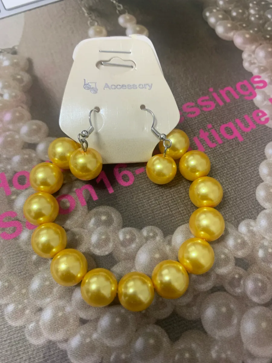Pearls On The Go Earrings