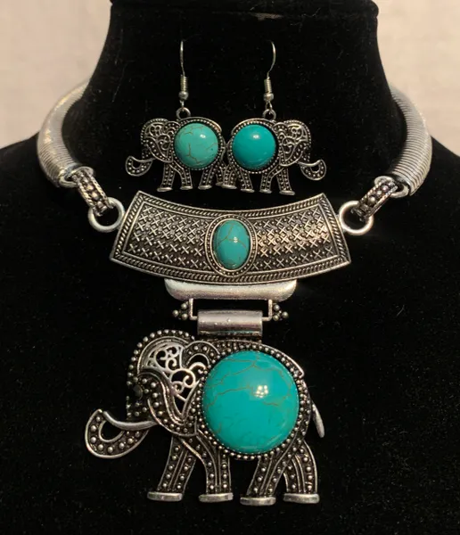 Elephant Pendant Necklace Set
