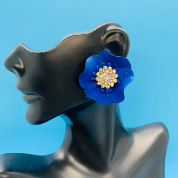 Flower 🌺 Diamond Bling Earrings
