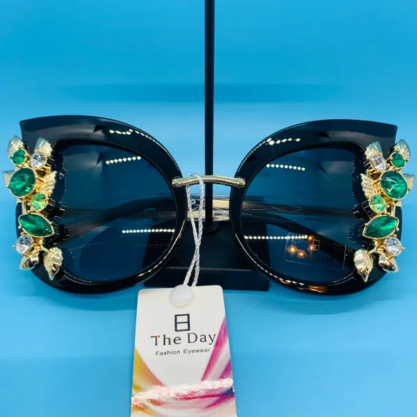 Rhinestone Cat Eye Sunglasses