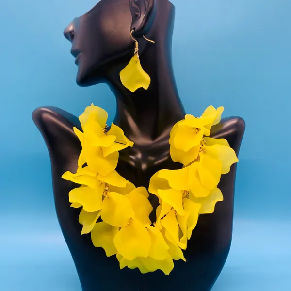 Flower Petals Necklace