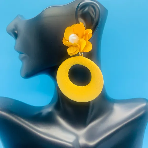 Flower & Pearl Earrings