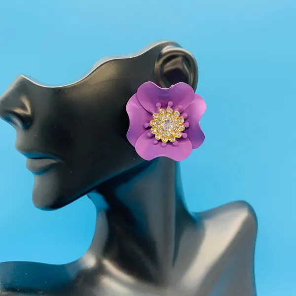 Flower 🌺 Diamond Bling Earrings