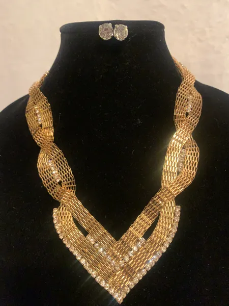 Arrow Twisted Necklace