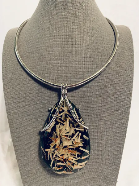 Confetti Pendant Collar Necklace