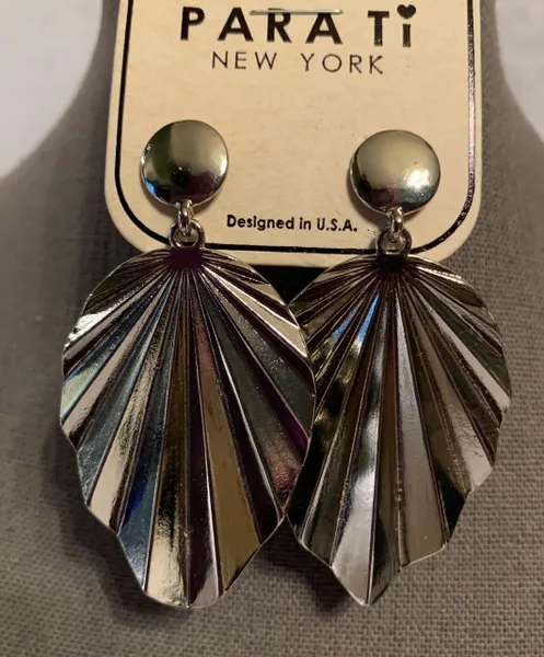 Leaf Dropped Earrings