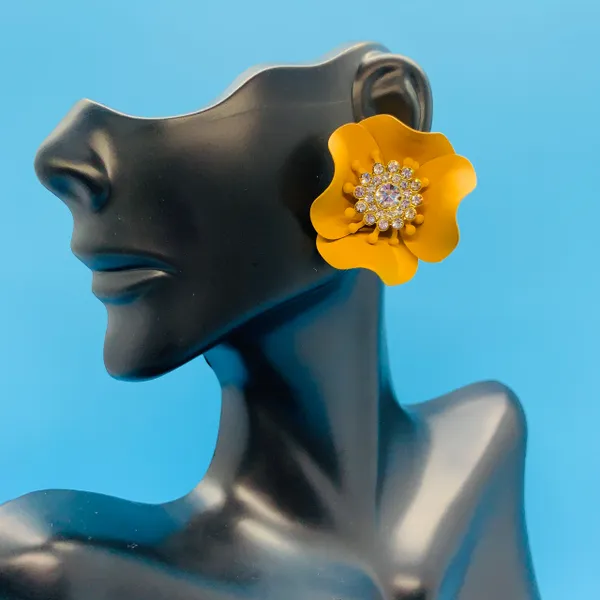 Flower 🌺 Diamond Bling Earrings
