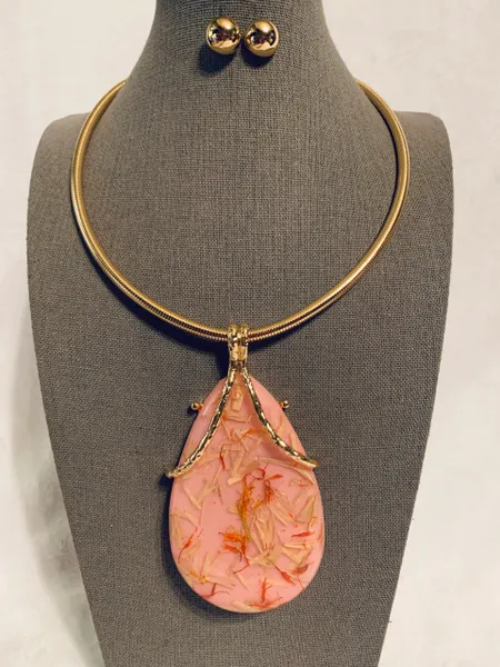 Confetti Pendant Collar Necklace