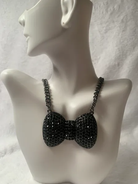 Bow Pendant Necklace