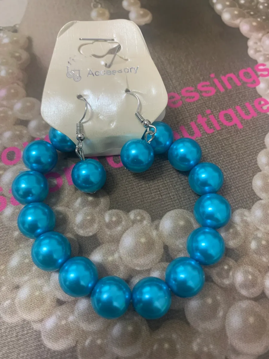 Pearls On The Go Earrings