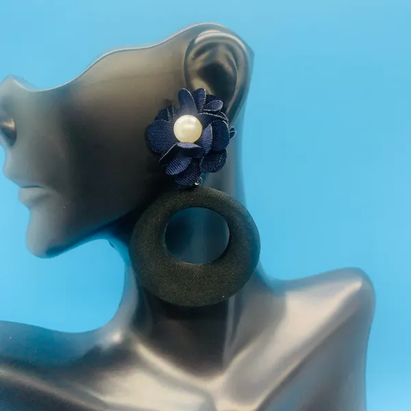 Flower & Pearl Earrings