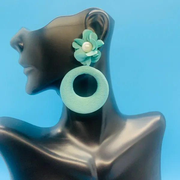 Flower & Pearl Earrings