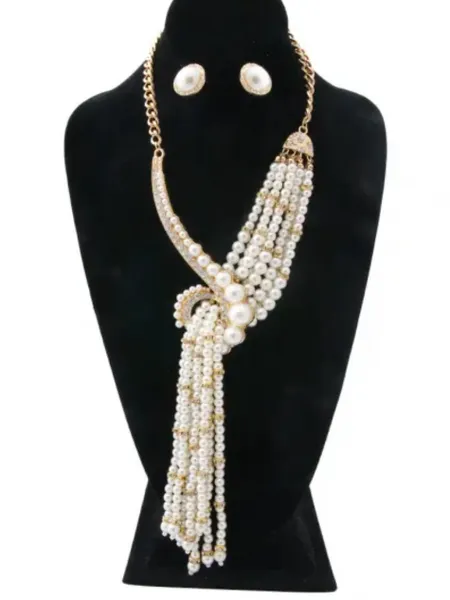 Asymmetric Pearl & Rhinestone Knot Necklace