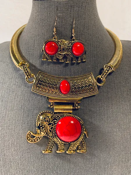 Elephant Pendant Necklace Set