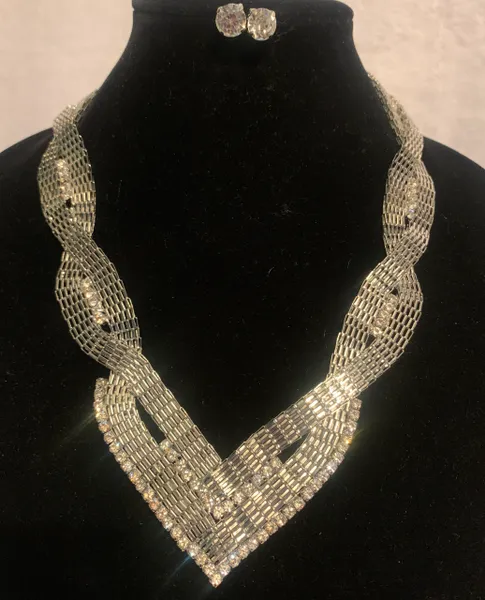 Arrow Twisted Necklace