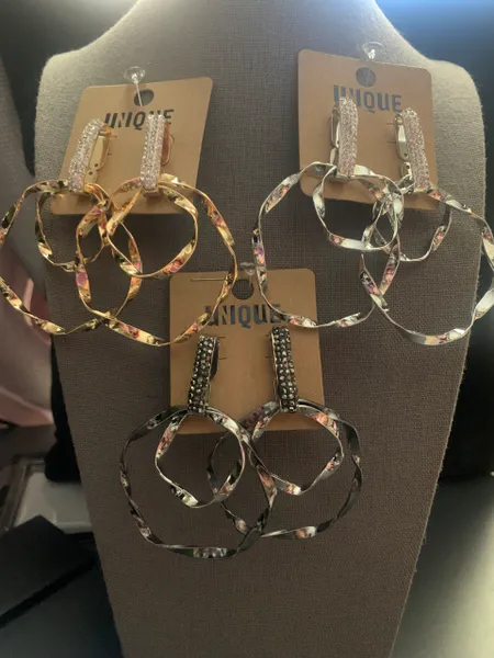 Wavy Ring Earrings with Rhinestone
